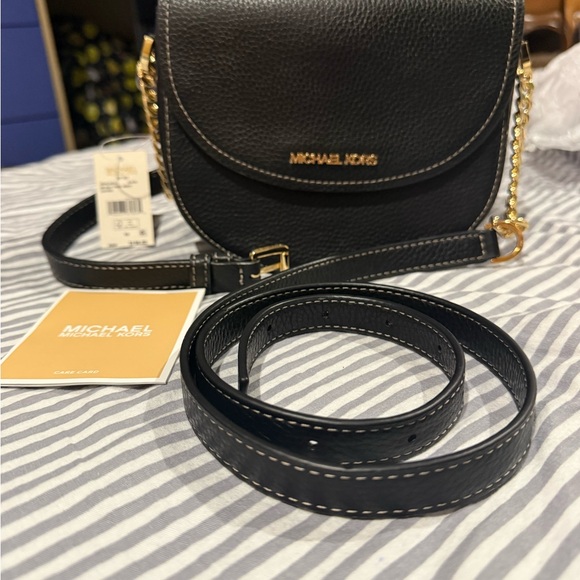 Michael Kors Jet Set Black Crossbody Bag - Picture 4 of 8